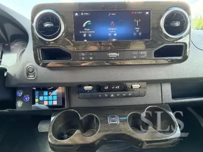 2024 Midwest Automotive Designs Luxe Cruiser D4 photo 16