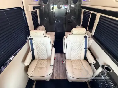 2024 Midwest Automotive Designs Luxe Cruiser D4 photo 22