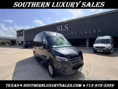 2024 Midwest Automotive Designs Luxe Cruiser D4