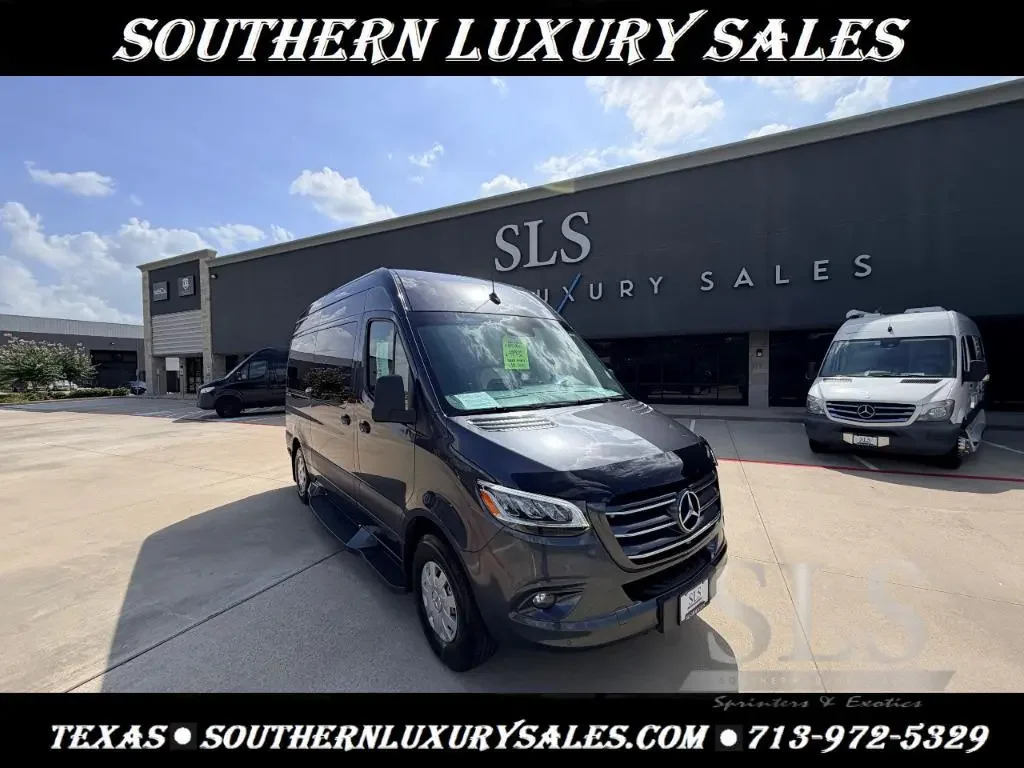 2024 Midwest Automotive Designs Luxe Cruiser D4 exterior
