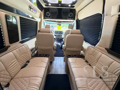 2024 Midwest Automotive Designs Luxe Cruiser D4 photo 32