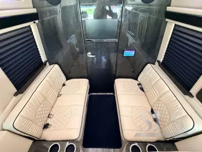 2024 Midwest Automotive Designs Luxe Cruiser D4 photo 27