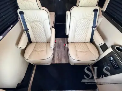 2024 Midwest Automotive Designs Luxe Cruiser D4 photo 23