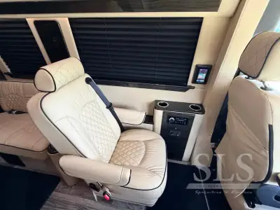 2024 Midwest Automotive Designs Luxe Cruiser D4 photo 24