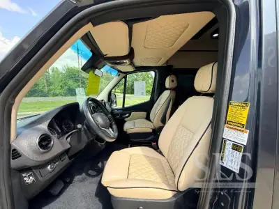 2024 Midwest Automotive Designs Luxe Cruiser D4 photo 13