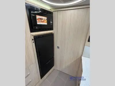 2026 Leisure Travel Unity U24MBL photo 38