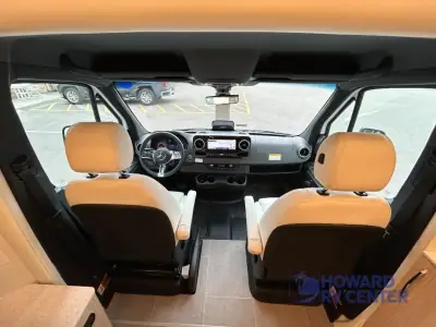 2026 Leisure Travel Unity U24MBL photo 10