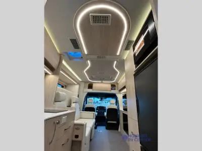 2026 Leisure Travel Unity U24MBL photo 9