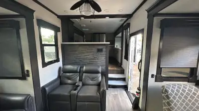 2021 Crossroads Redwood Fifth Wheel RW3981FK photo 13
