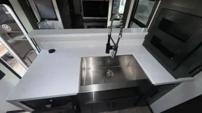 2021 Crossroads Redwood Fifth Wheel RW3981FK photo 20