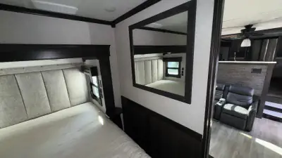 2021 Crossroads Redwood Fifth Wheel RW3981FK photo 36