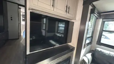 2021 Crossroads Redwood Fifth Wheel RW3981FK photo 38
