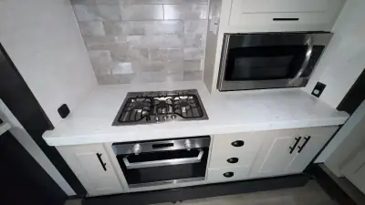 2021 Crossroads Redwood Fifth Wheel RW3981FK photo 21