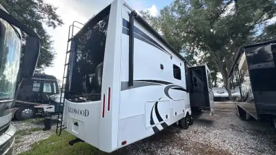 2021 Crossroads Redwood Fifth Wheel RW3981FK photo 8