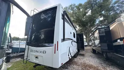 2021 Crossroads Redwood Fifth Wheel RW3981FK photo 7