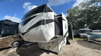 2021 Crossroads Redwood Fifth Wheel RW3981FK photo 45