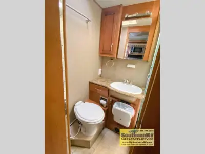 2016 Fleetwood Flair 29T photo 13