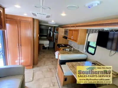 2016 Fleetwood Flair 29T photo 8