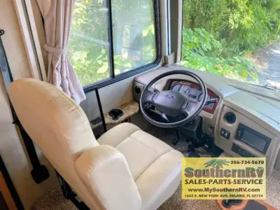2016 Fleetwood Flair 29T photo 4