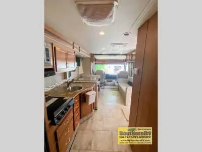 2016 Fleetwood Flair 29T photo 9
