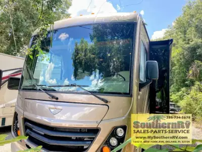 2016 Fleetwood Flair 29T photo 3