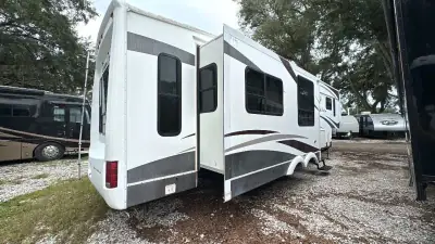 2006 Grand Junction By Dutchmen Fifth Wheel 34QRL photo 10