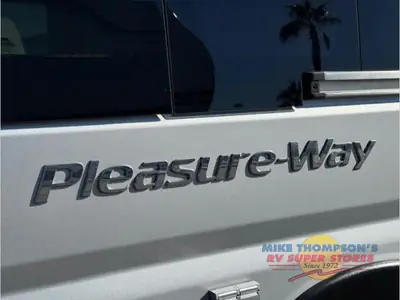 2020 Pleasure-Way Lexor photo 18