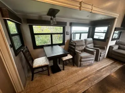 2019 Jayco EAGLE 319MLOK photo 10