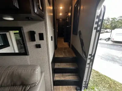 2019 Jayco EAGLE 319MLOK photo 11