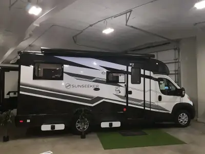 2026 Forest River FOREST RIVER SUNSEEKER 2030RP photo 4