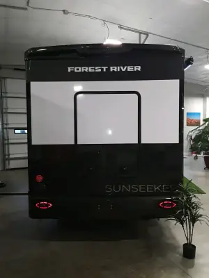 2026 Forest River FOREST RIVER SUNSEEKER 2030RP photo 3