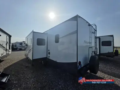 2025 Forest River Flagstaff Super Lite 27DBH photo 5