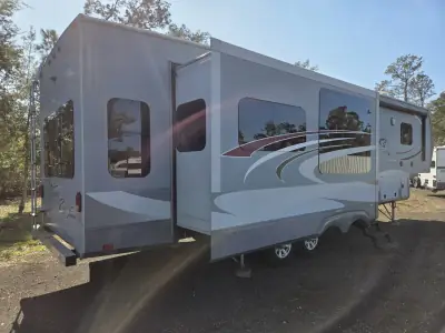 2015 Highland Ridge Open Range Roamer RF348RLS photo 5