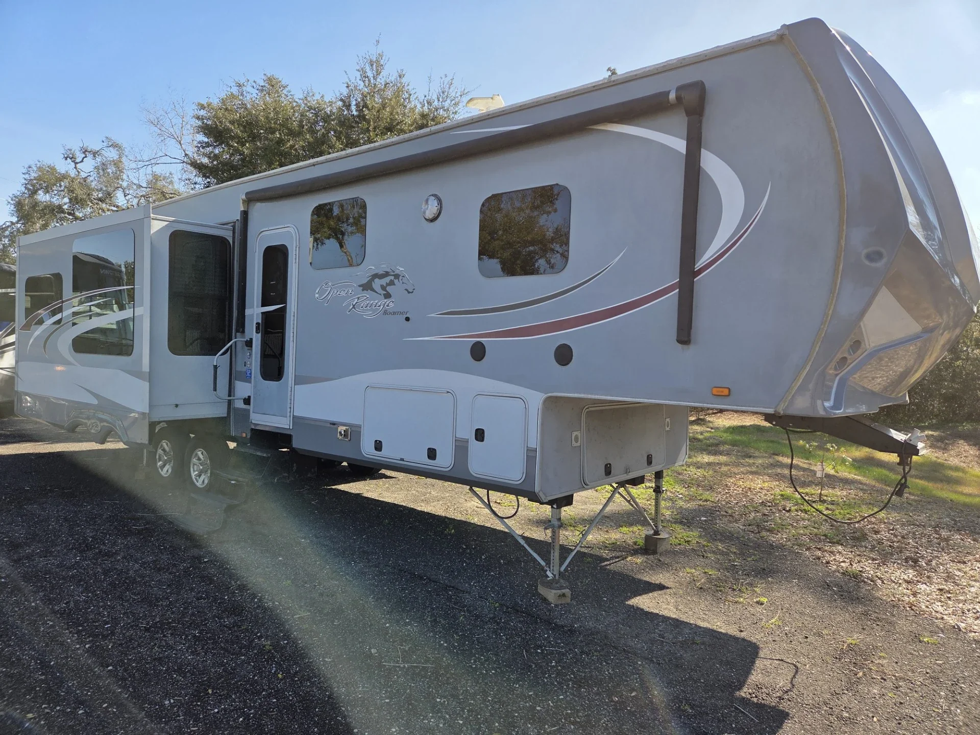 2015 Highland Ridge Open Range Roamer RF348RLS exterior