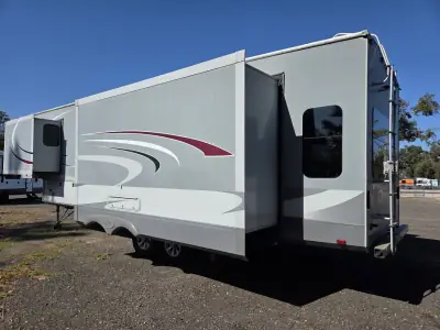 2015 Highland Ridge Open Range Roamer RF348RLS photo 6