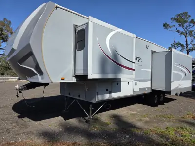 2015 Highland Ridge Open Range Roamer RF348RLS photo 4
