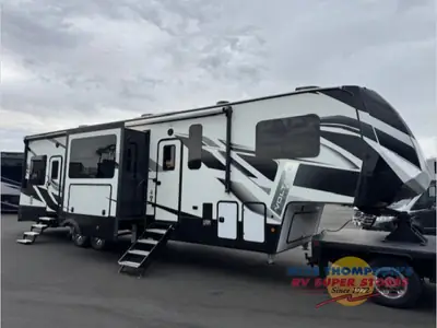 Used 2022 Dutchmen RV Voltage 3635