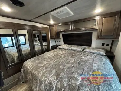 2022 Dutchmen RV Voltage photo 10