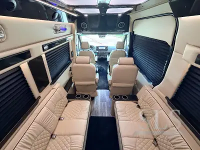 2024 Midwest Automotive Designs Luxe Cruiser D4 photo 29