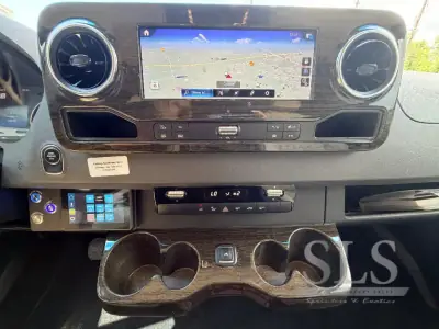 2024 Midwest Automotive Designs Luxe Cruiser D4 photo 16