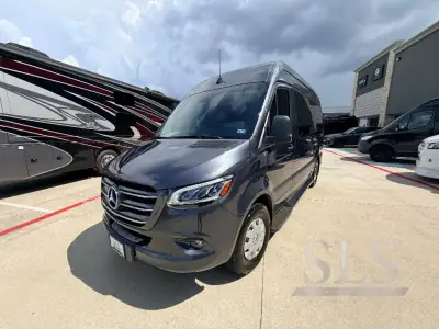 2024 Midwest Automotive Designs Luxe Cruiser D4 photo 10