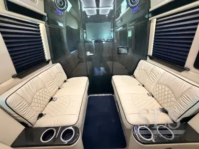 2024 Midwest Automotive Designs Luxe Cruiser D4 photo 24