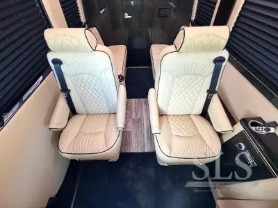 2024 Midwest Automotive Designs Luxe Cruiser D4 photo 21
