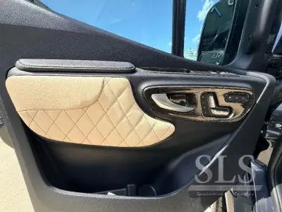 2024 Midwest Automotive Designs Luxe Cruiser D4 photo 12