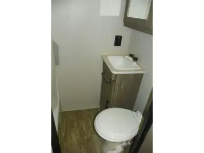 2021 Keystone Springdale 1800 photo 10