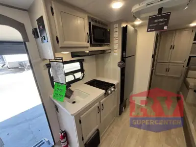 2027 Coachmen Catalina Summit Series 7 184MKS photo 7