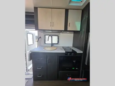 2027 Winnebago Sunflyer 22RS photo 12