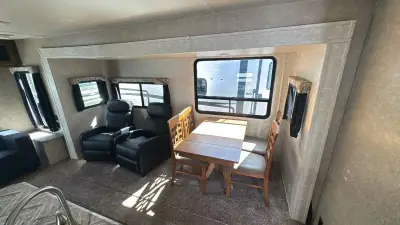 2018 Coachmen Catalina Legacy 293RLDS photo 10