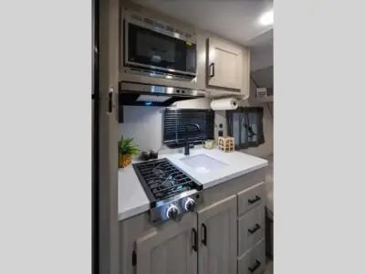 2027 Coachmen Catalina Summit Series 7 154RBX photo 20