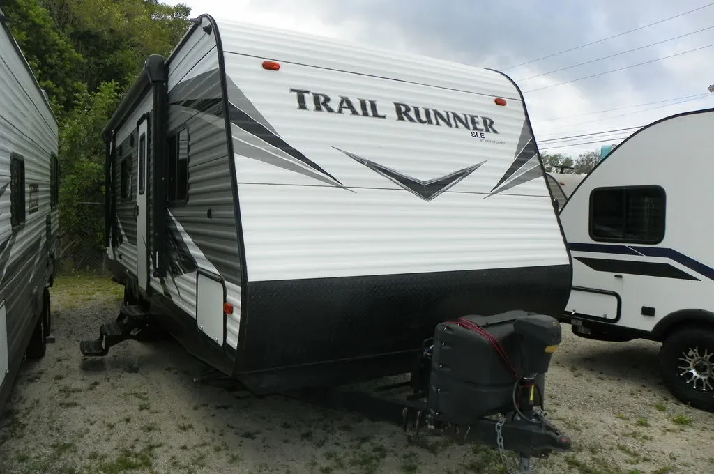 2019 Heartland Trail Runner SLE 25 exterior